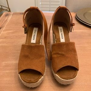 Tan Steve Madden wedges size 7.5